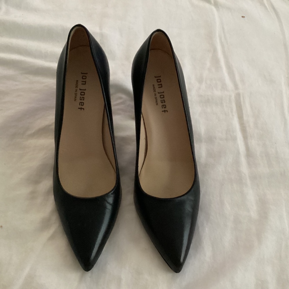 Women’s Jon Josef Black Pumps Sze 7.5